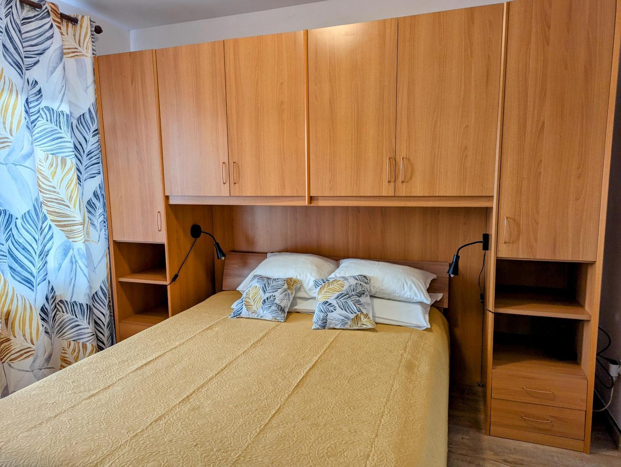 Apartments Ada 罗维尼 客房 照片