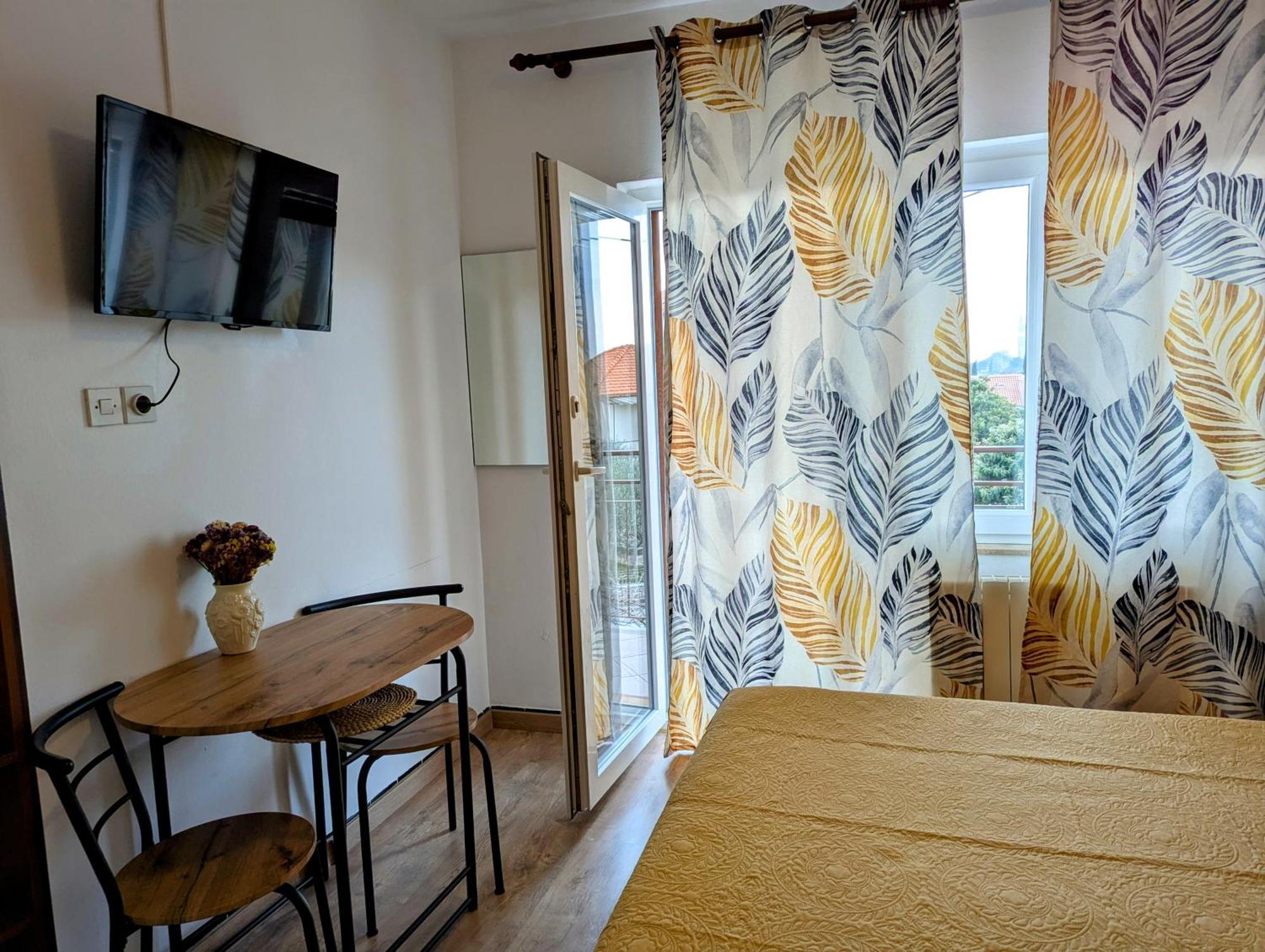 Apartments Ada 罗维尼 外观 照片
